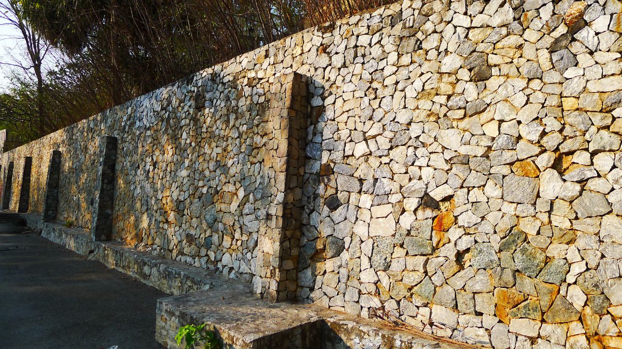 Natural Stone Retaining Walls